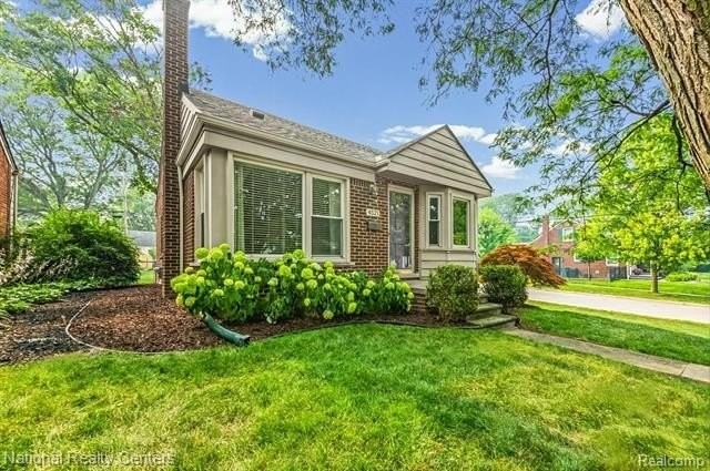 4521 Elmwood Ave - Photo 4 of 29
