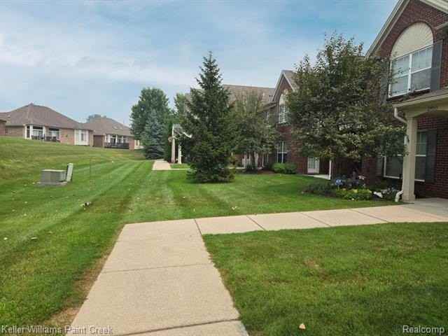 29949 Fox Run Cir - Photo 2 of 28