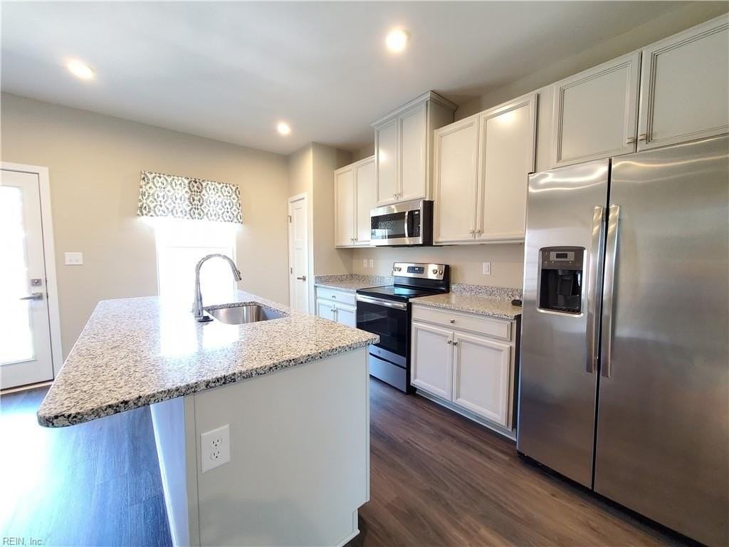 1807 Yardarm Way - Photo 4 of 20