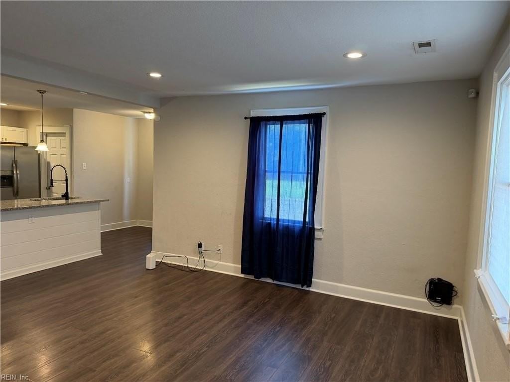 1700 Lansing Ave - Photo 5 of 19