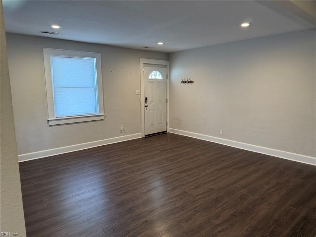 1700 Lansing Ave - Photo 7 of 19