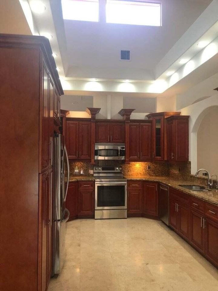 8649 Nw 57th Ct - Photo 6 of 29
