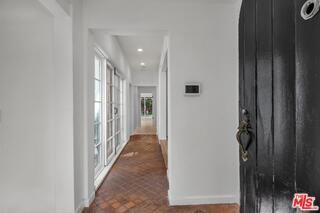 629 N Rexford Dr - Photo 5 of 8