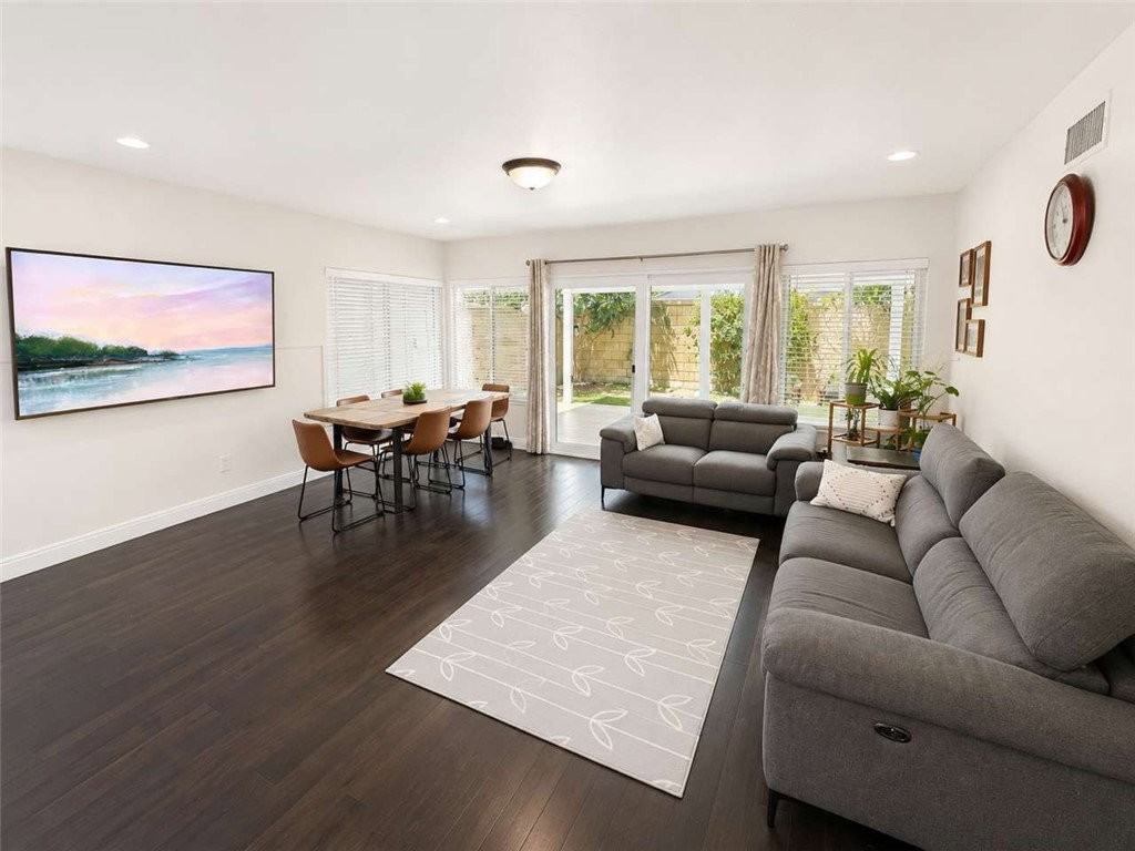 17211 Stowers Ave - Photo 3 of 8
