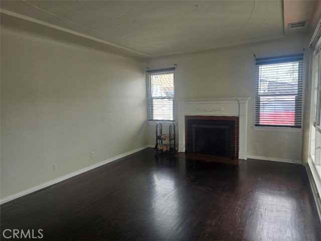 8520 11th St - Photo 4 of 8