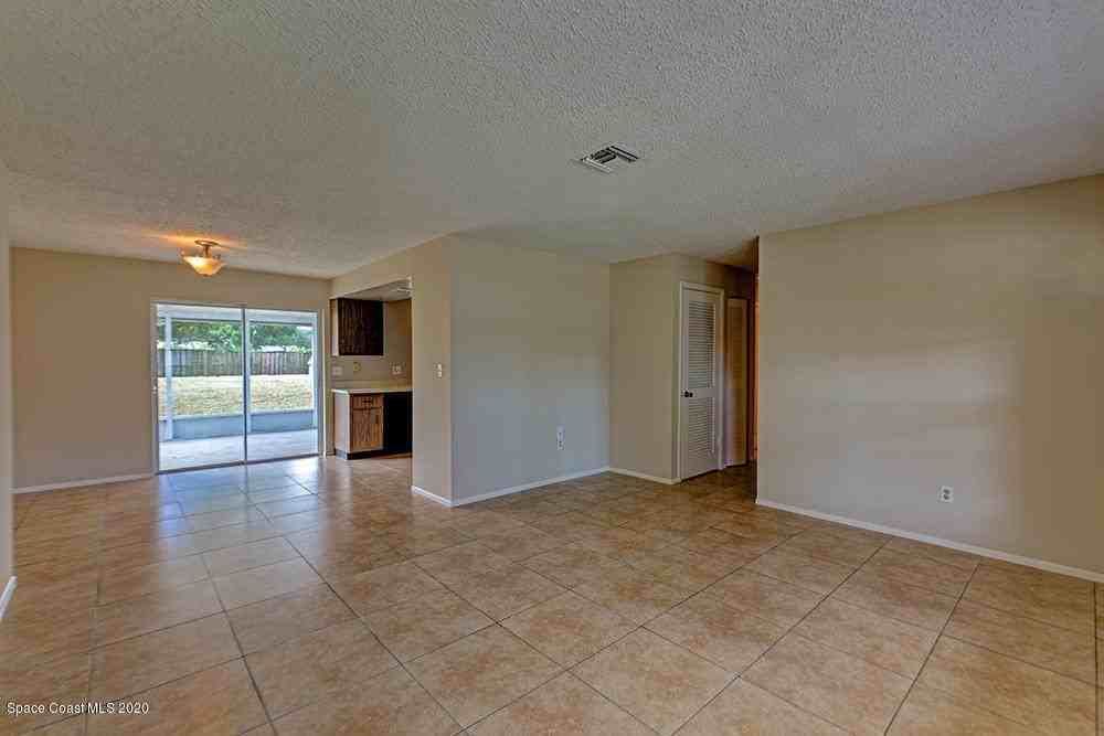 1640 Norman St Ne - Photo 3 of 24