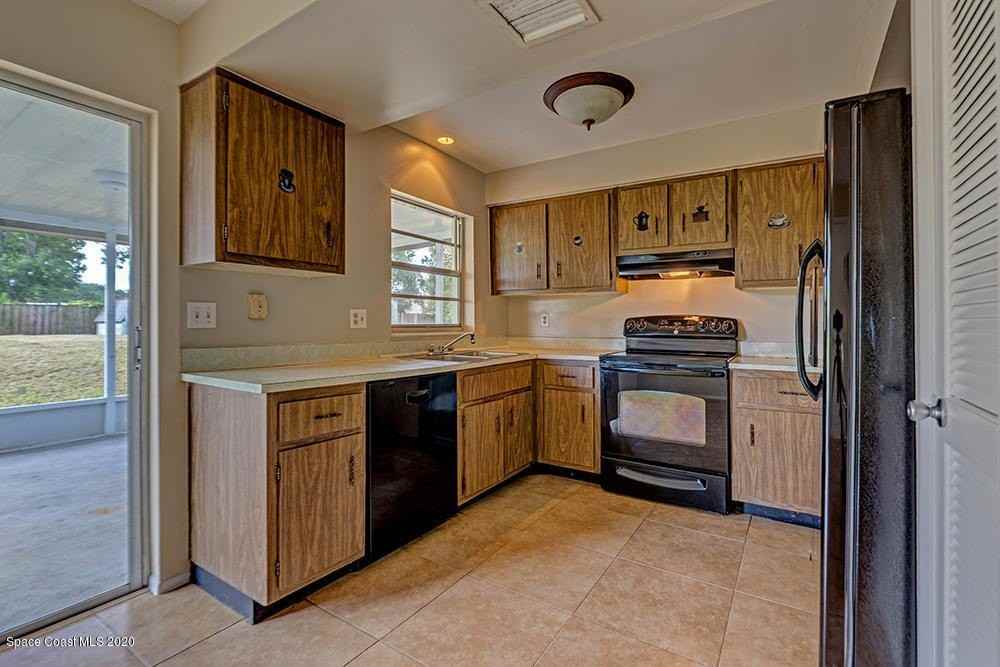 1640 Norman St Ne - Photo 4 of 24