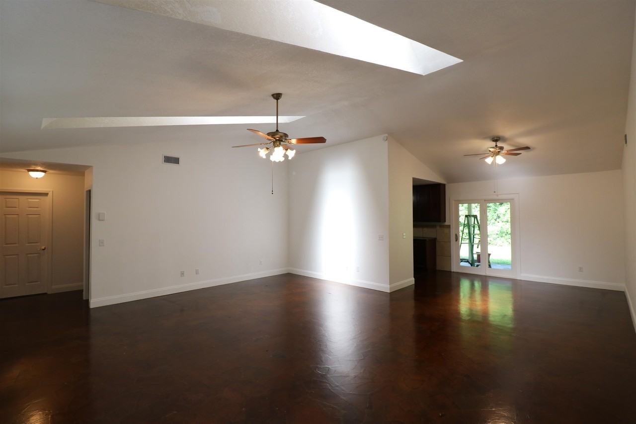 4225 Oak Ln - Photo 5 of 20