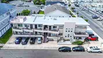 featured image of 9600 Amherst Ave #5