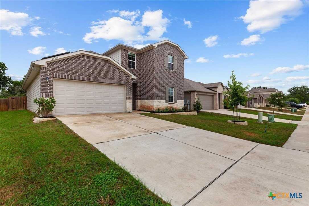 13508 Tai Londo Dr - Photo 2 of 33