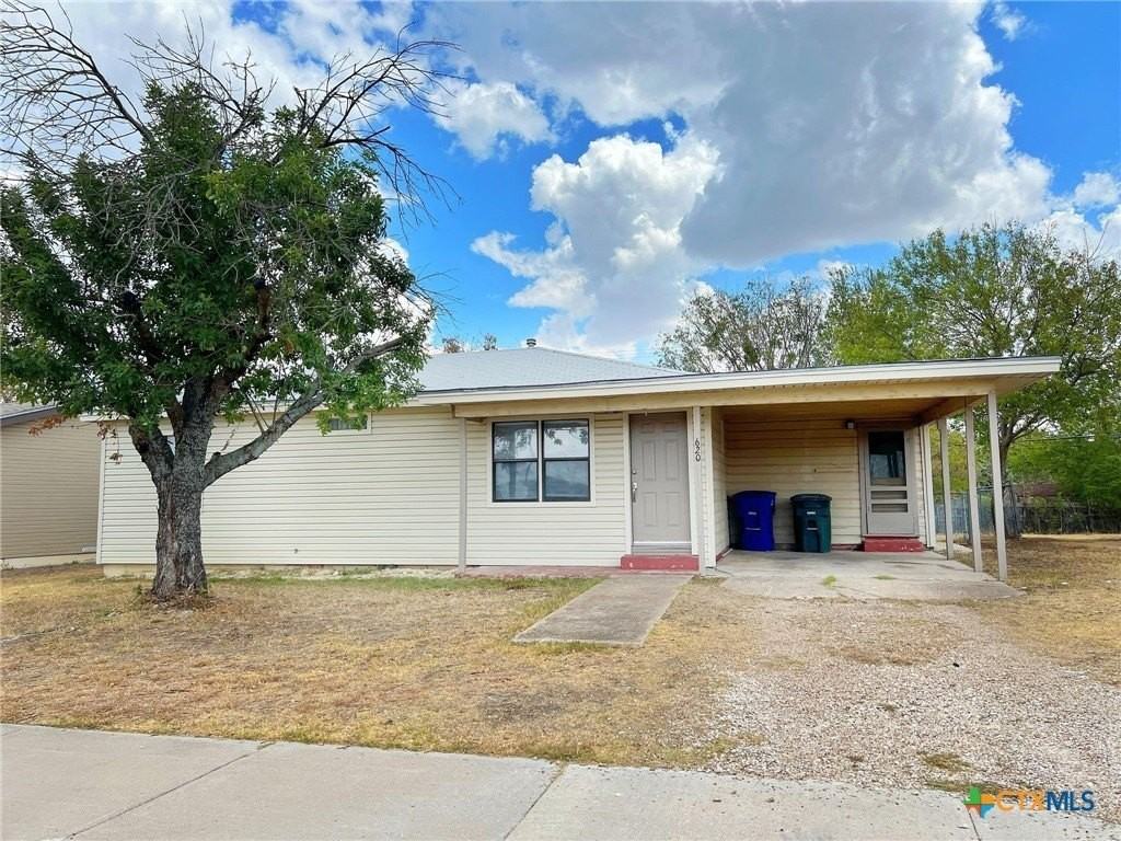 620 W Avenue B - Photo 2 of 19