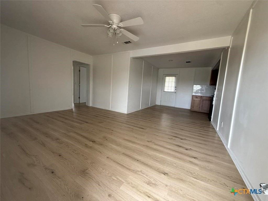 620 W Avenue B - Photo 5 of 19
