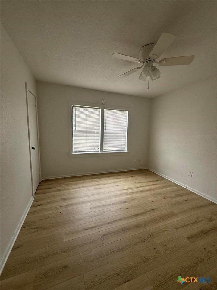 620 W Avenue B - Photo 6 of 19