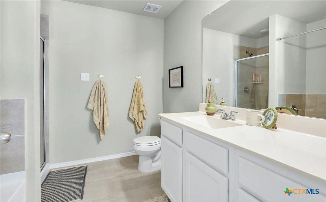 1642 Ranch House - Photo 5 of 34