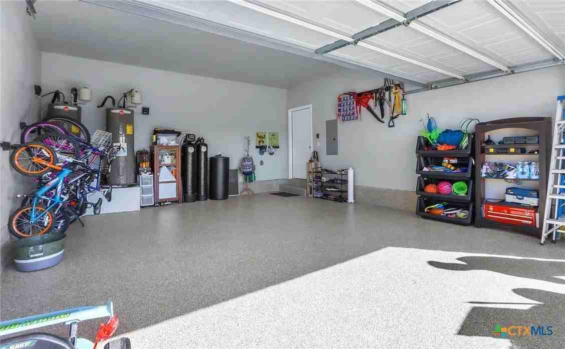 1642 Ranch House - Photo 6 of 34