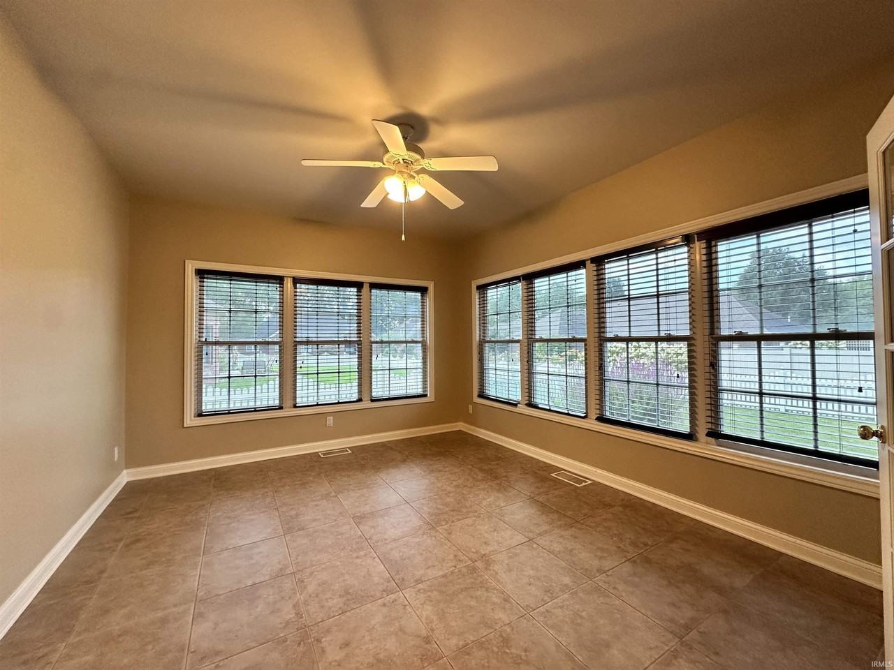 4595 Prescot Dr - Photo 6 of 35