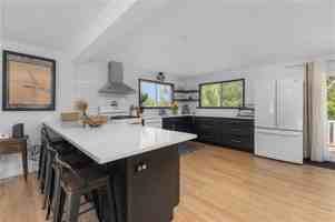 featured image of 30 Lock Ln