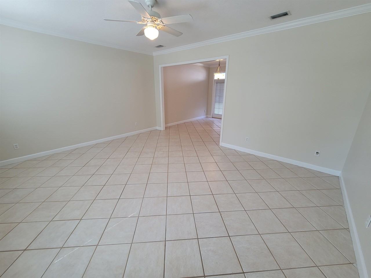 3974 Grove Park Dr - Photo 2 of 23