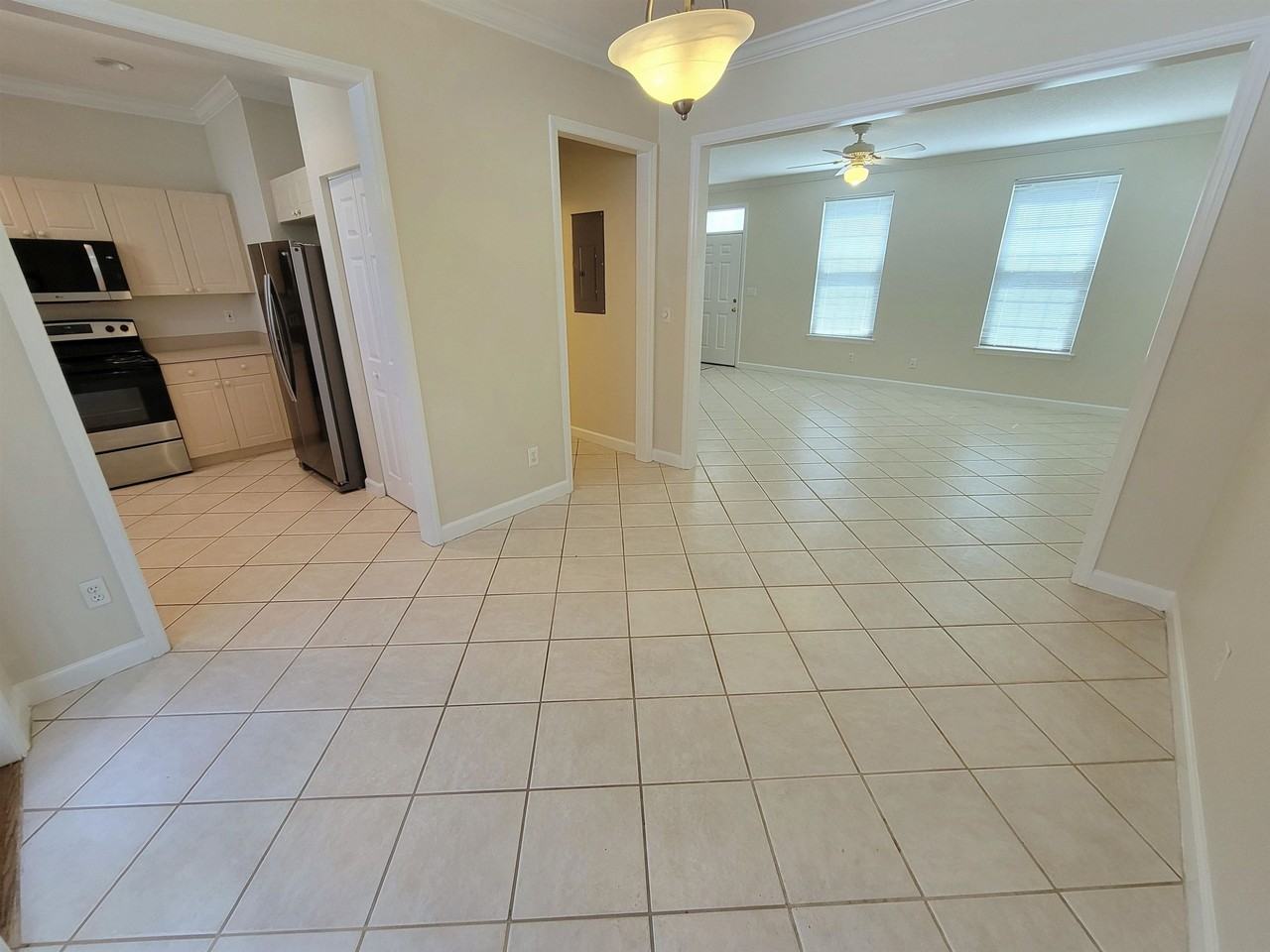 3974 Grove Park Dr - Photo 5 of 23