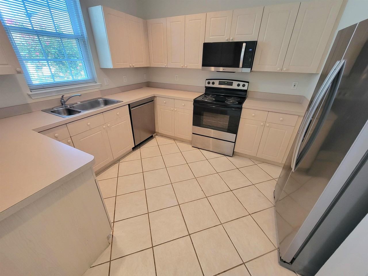 3974 Grove Park Dr - Photo 7 of 23