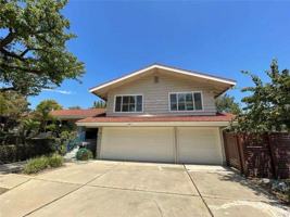 featured image of 1420 Kensington Dr