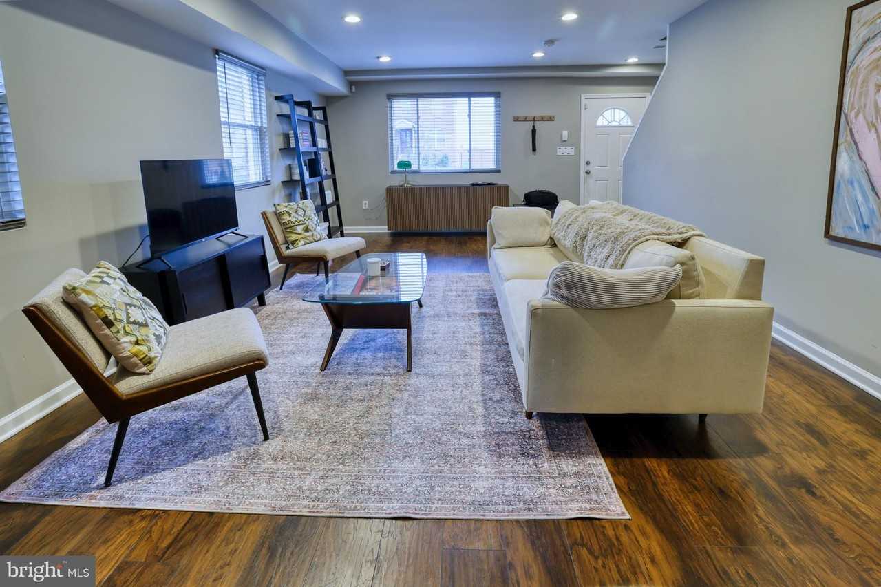 4709 Jay St Ne - Photo 2 of 16