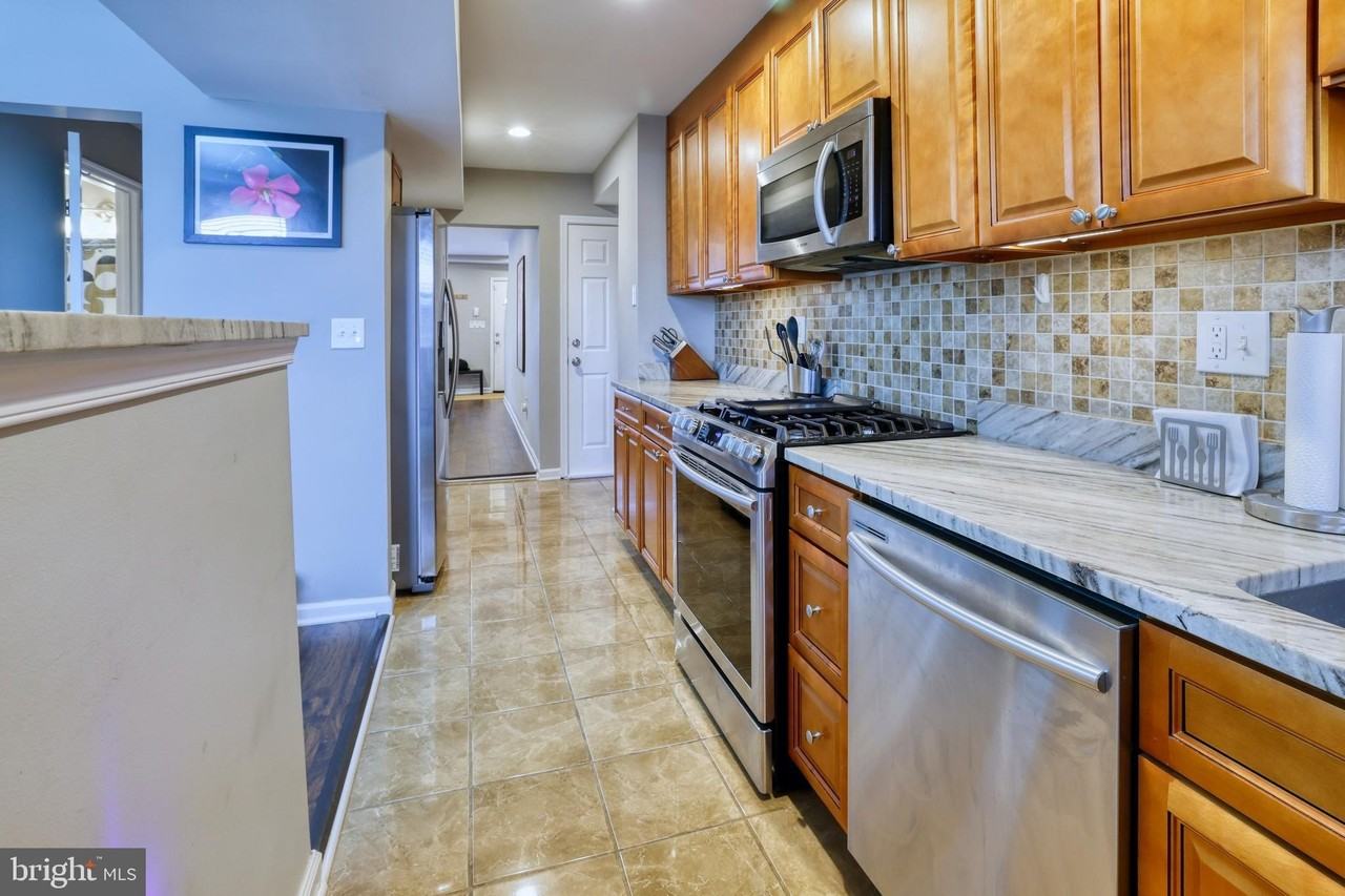 4709 Jay St Ne - Photo 5 of 16