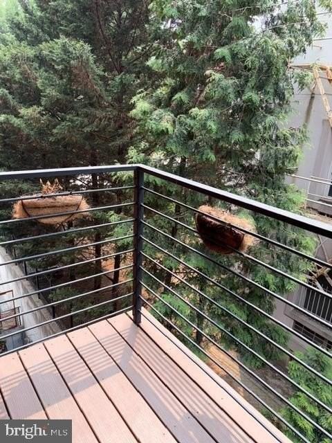 1412 Chapin St Nw #303 - Photo 4 of 21