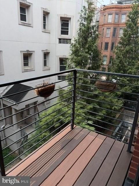 1412 Chapin St Nw #303 - Photo 5 of 21