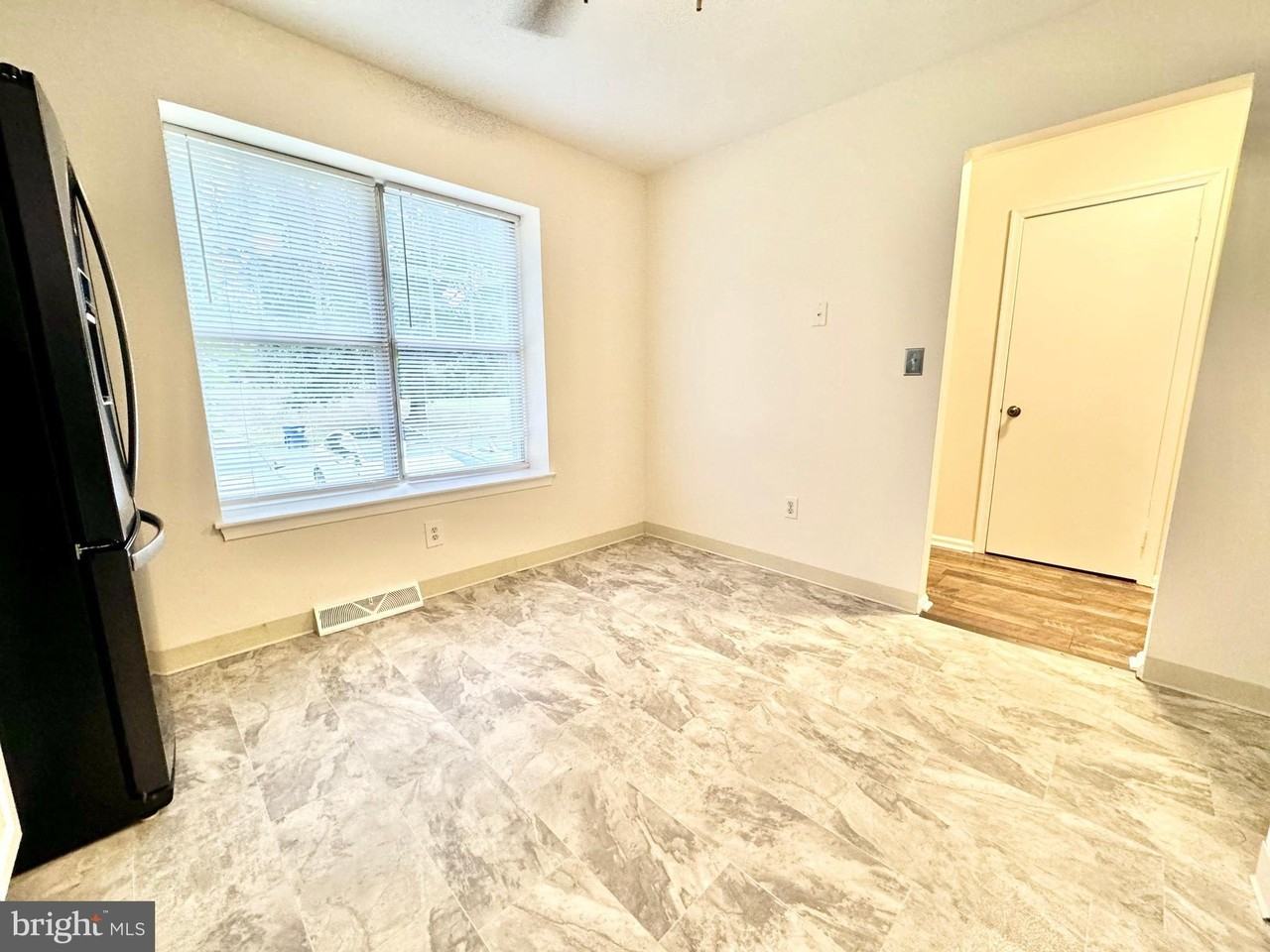 7 Lamplighter Ln - Photo 4 of 22