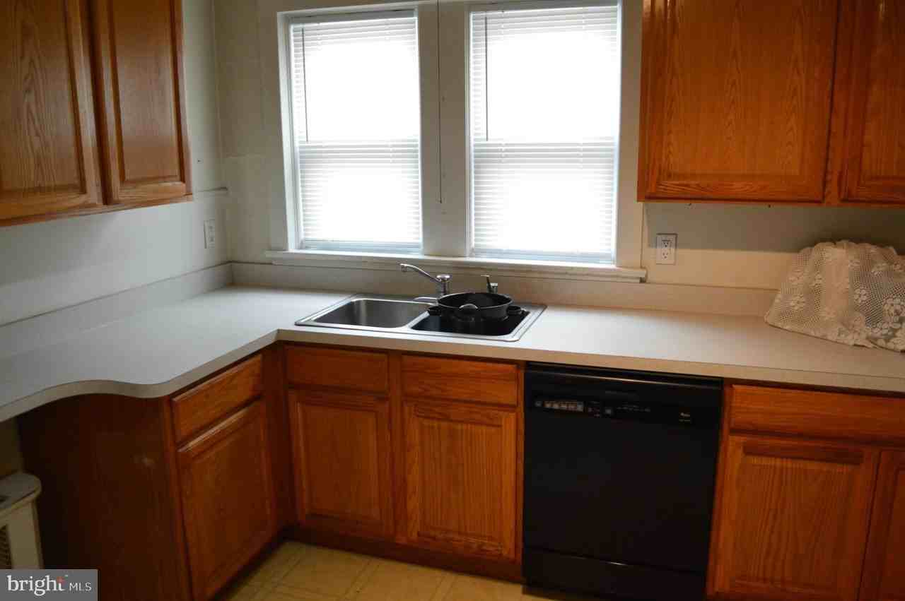 121 Broad St - Photo 7 of 38
