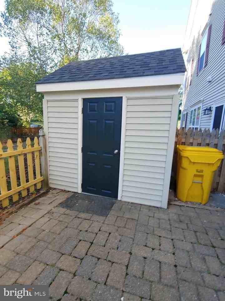 814 Estuary Dr - Photo 4 of 29