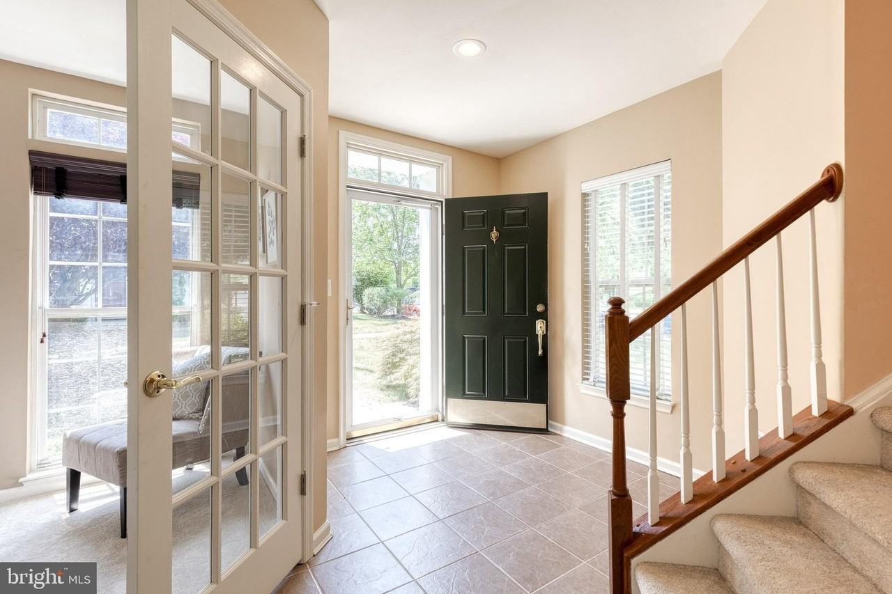 1503 Martock Ln - Photo 4 of 39