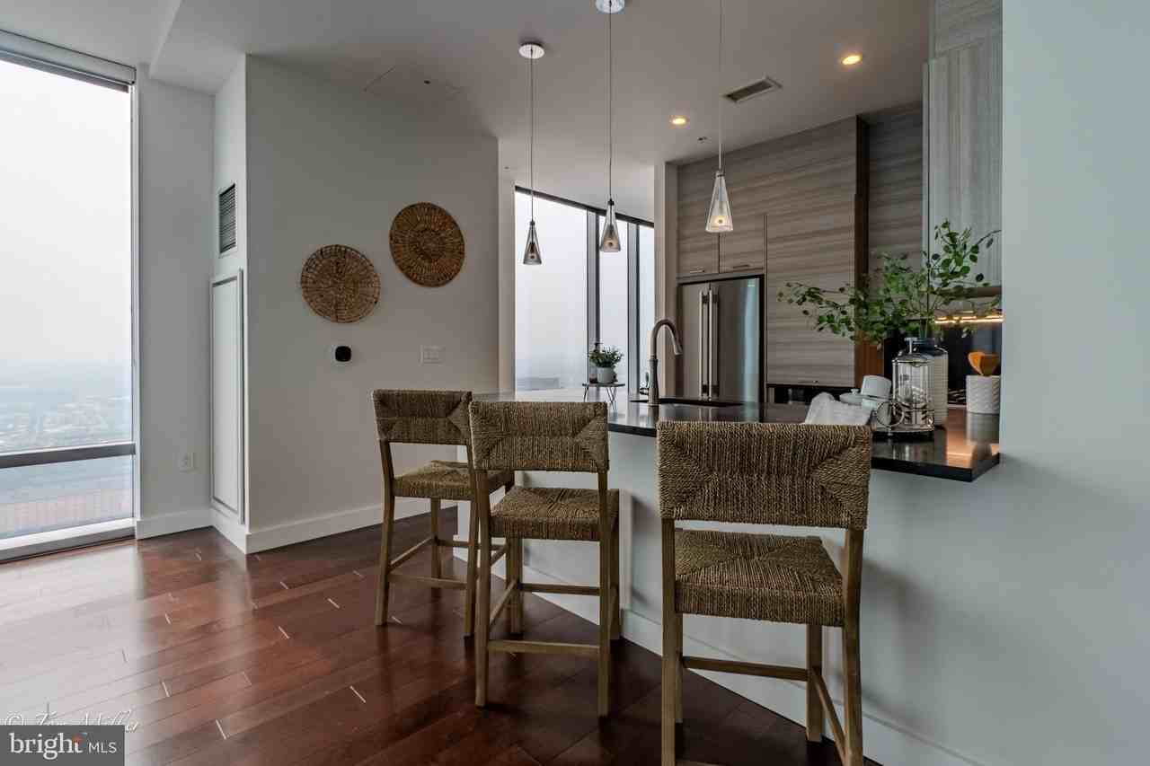 414 Light St #4304 - Photo 5 of 50