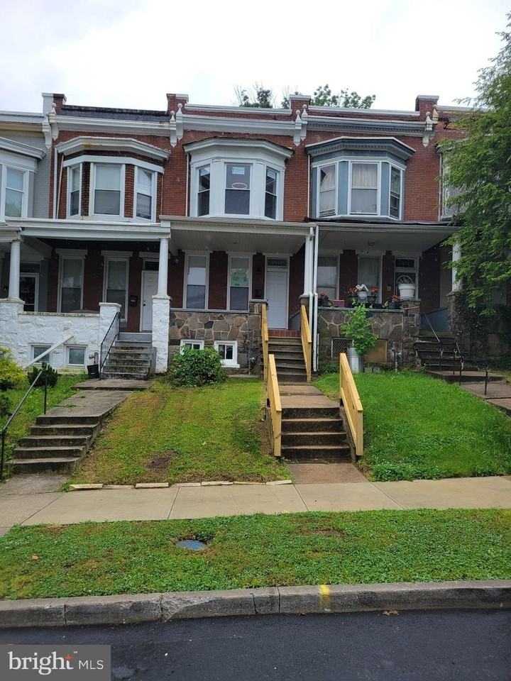2745 W Mosher St - Photo 2 of 18