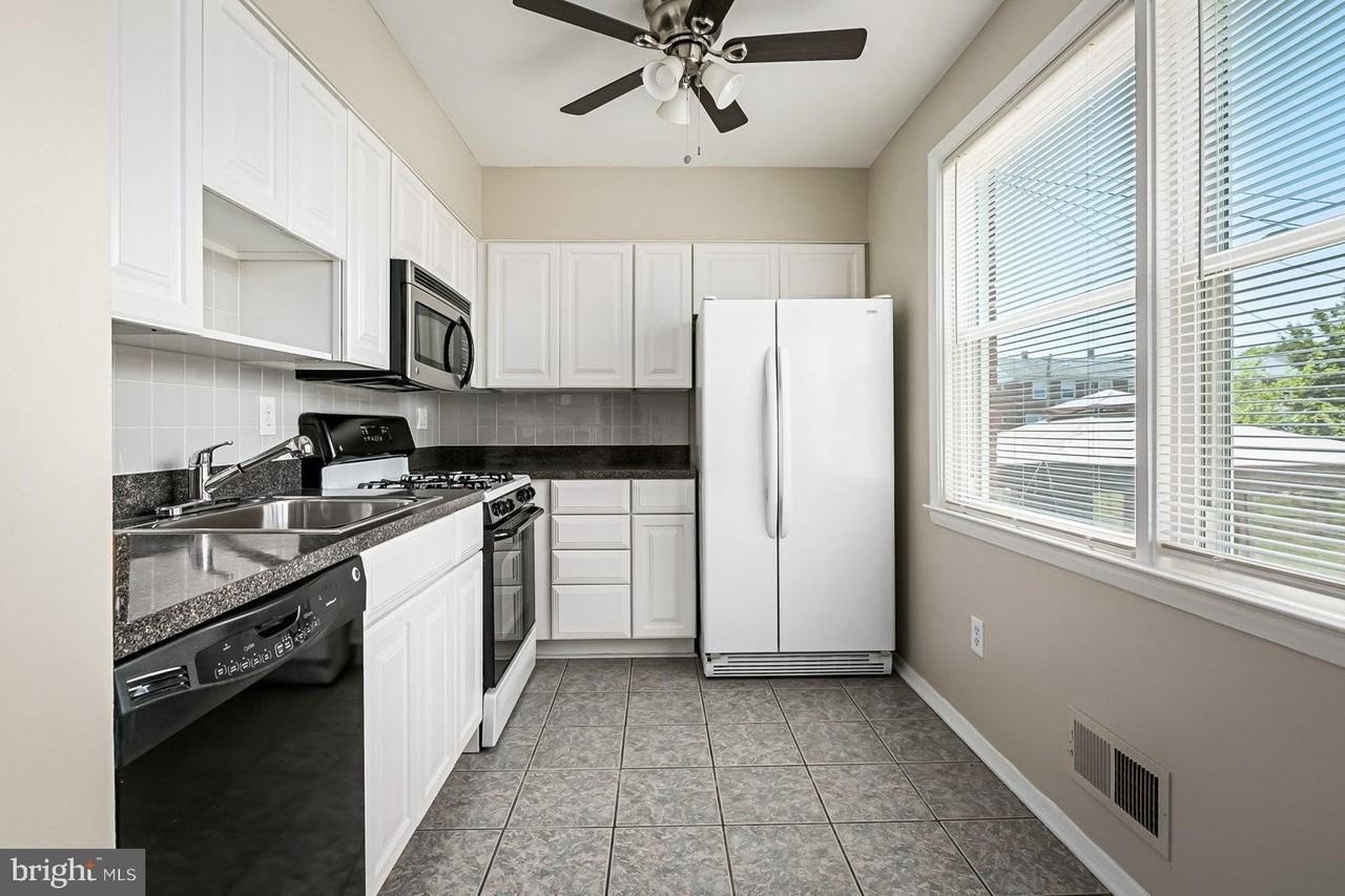 202 Cove Rd - Photo 7 of 24
