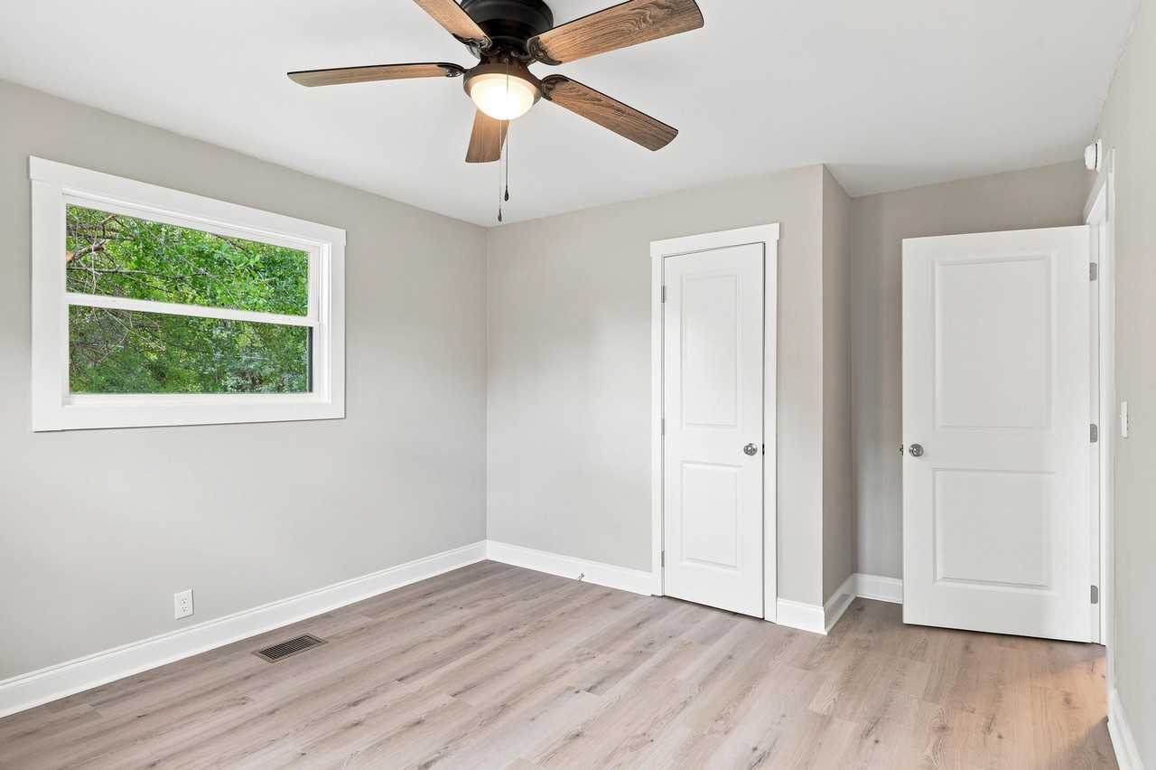 508 Hiawatha Cir #1 - Photo 5 of 34