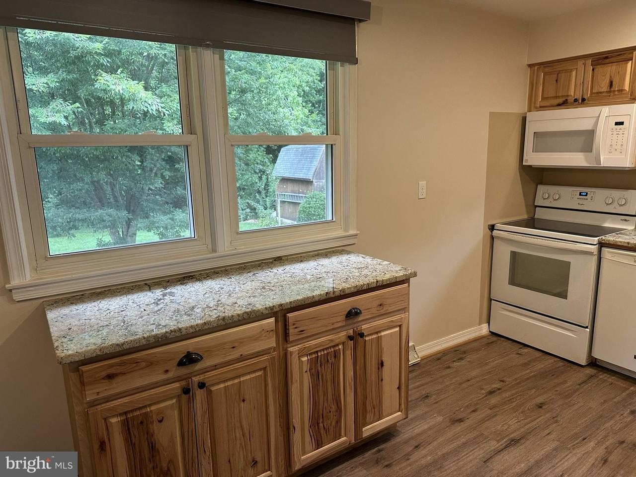 1447 Knight Ave - Photo 6 of 20