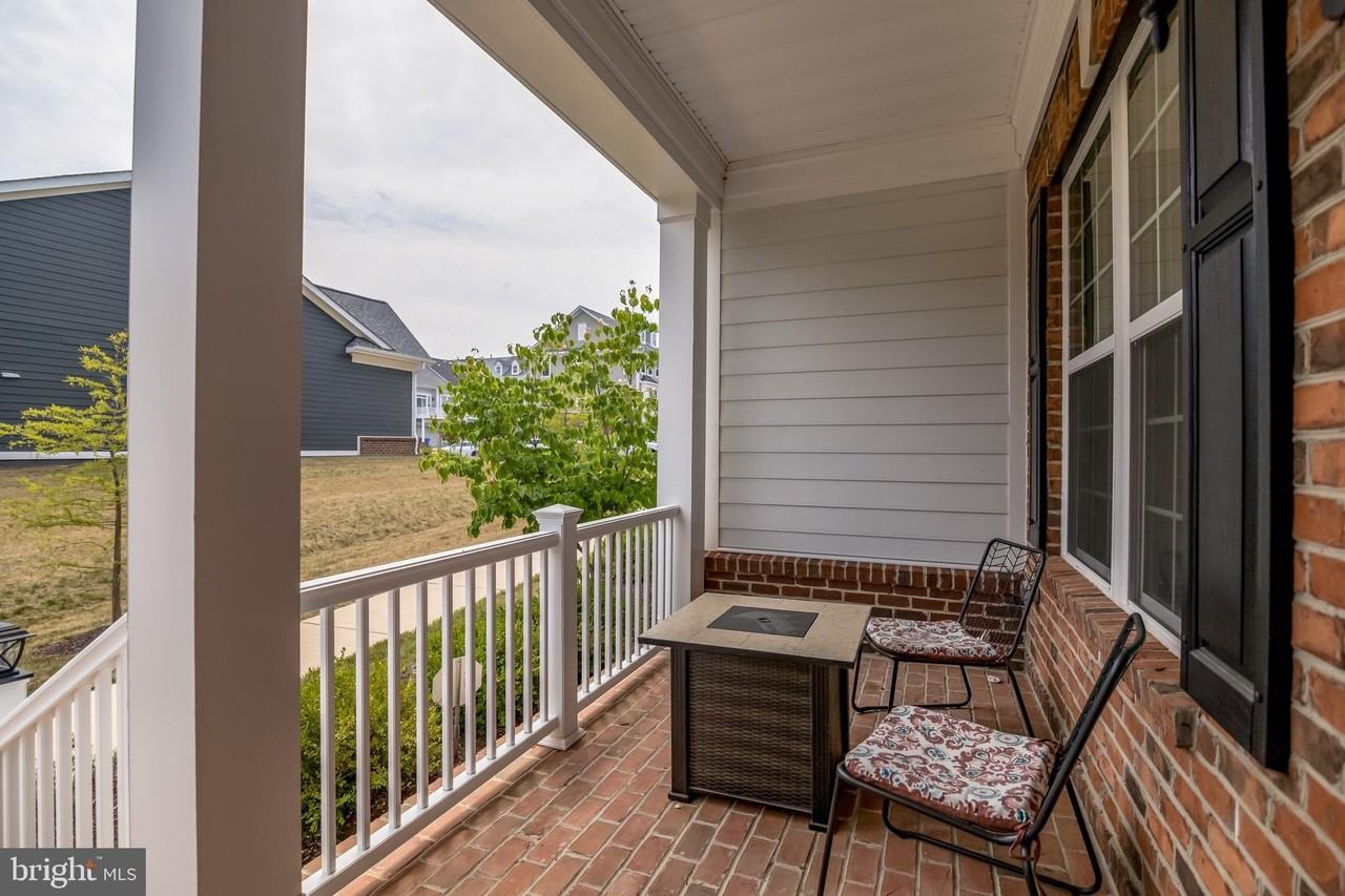 392 Buckeye Cir - Photo 2 of 30