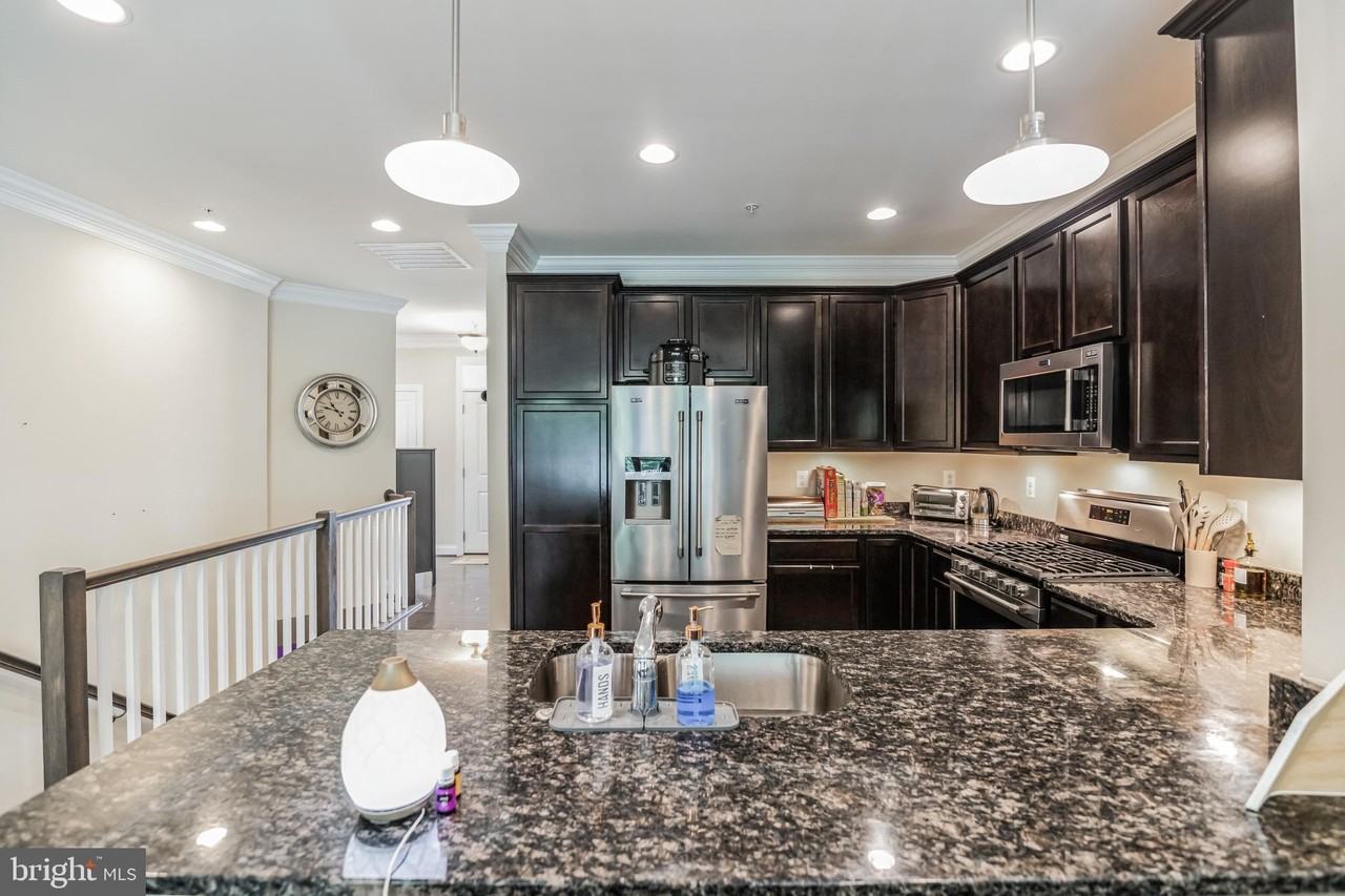 392 Buckeye Cir - Photo 7 of 30