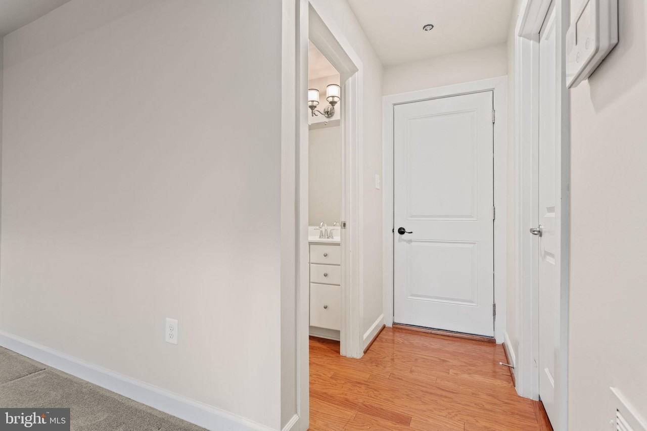 9152 Kenway Ln - Photo 6 of 45