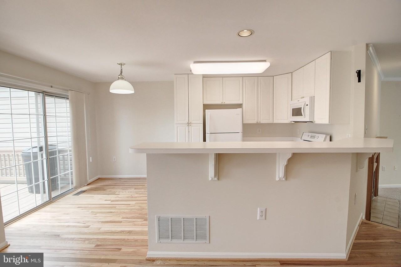925 Jubal Way - Photo 4 of 29