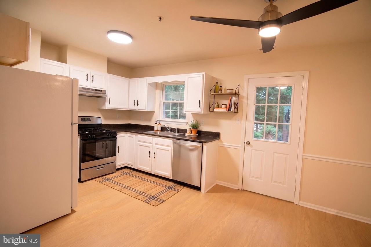 1330 Hampshire Dr #7E - Photo 7 of 9