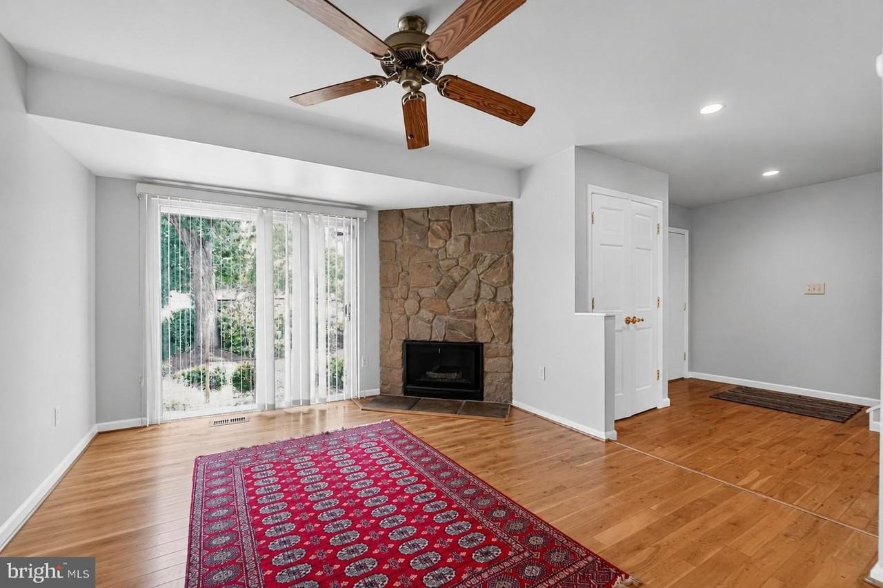 5607 Vantage Point Rd - Photo 3 of 46