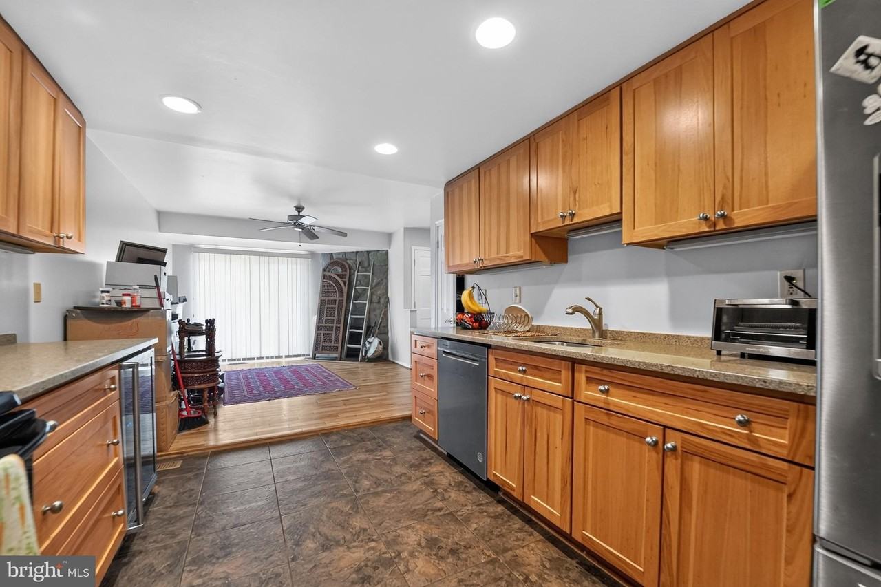 5607 Vantage Point Rd - Photo 7 of 46