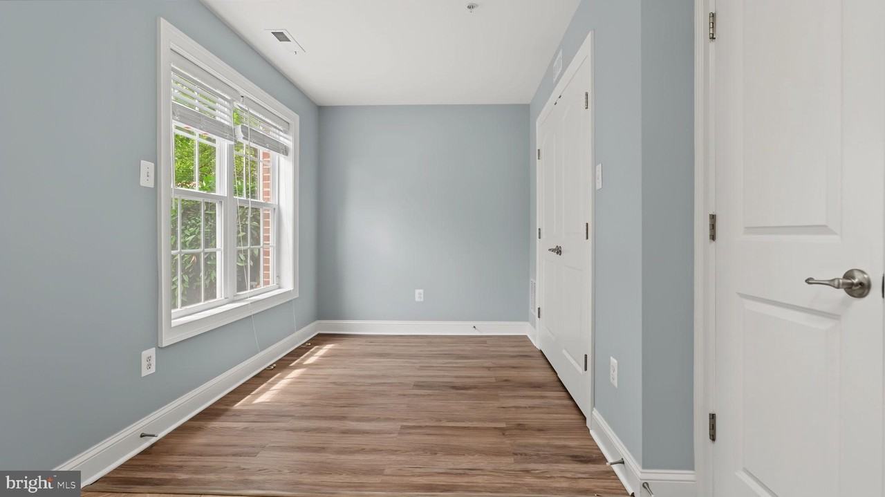 643 Pullman Pl - Photo 4 of 50