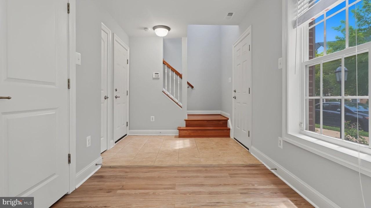 643 Pullman Pl - Photo 5 of 50