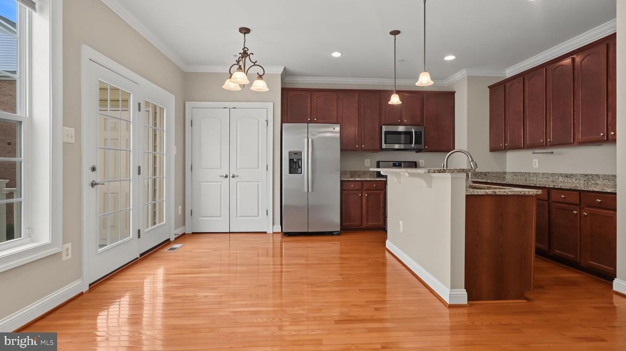643 Pullman Pl - Photo 7 of 50