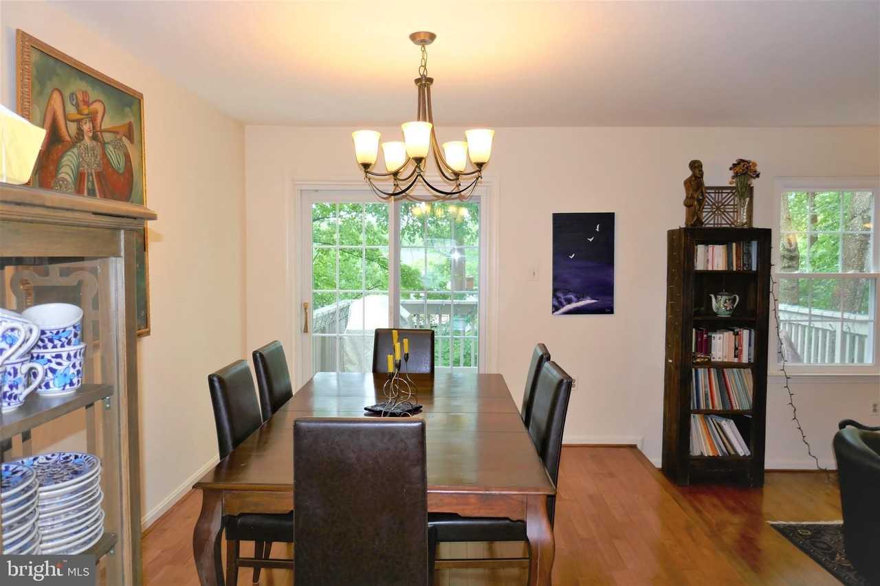 703 Twin Holly Ln - Photo 7 of 24