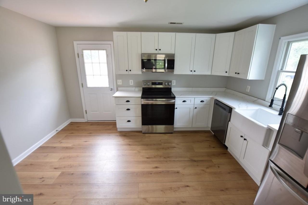 6808 Main St - Photo 4 of 20